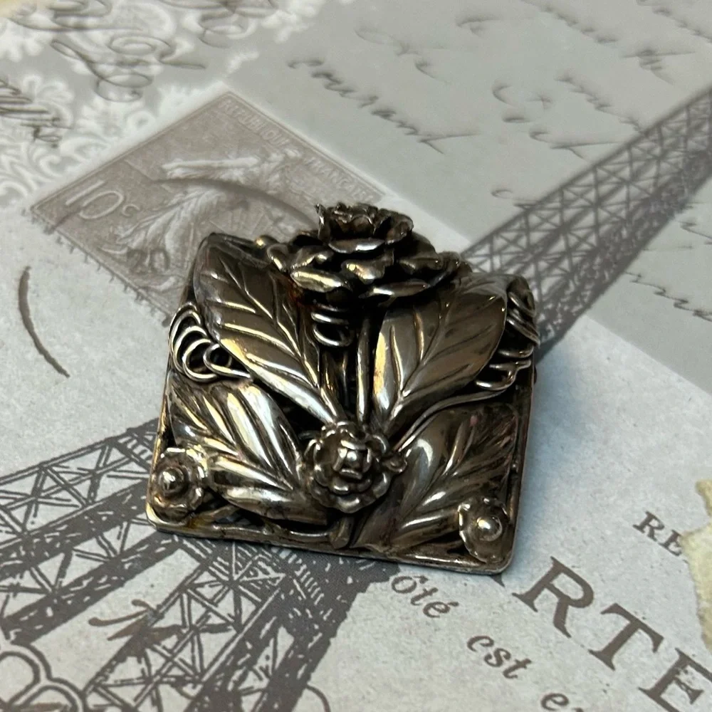 Vintage Sterling Silver wire-work Floral Brooch
